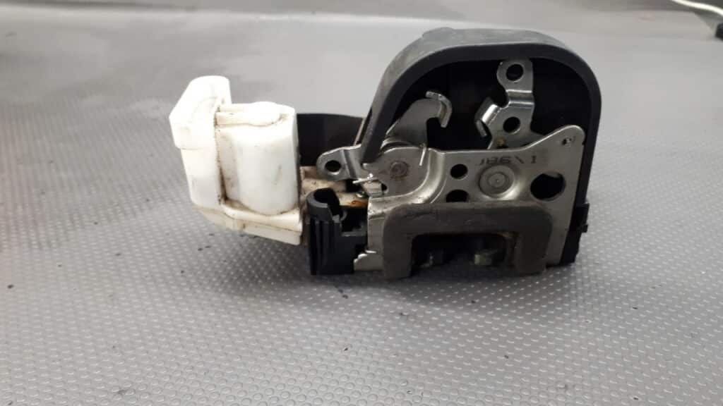 B792 Zamek Drzwi Prawy Przod ALFA ROMEO 147 G