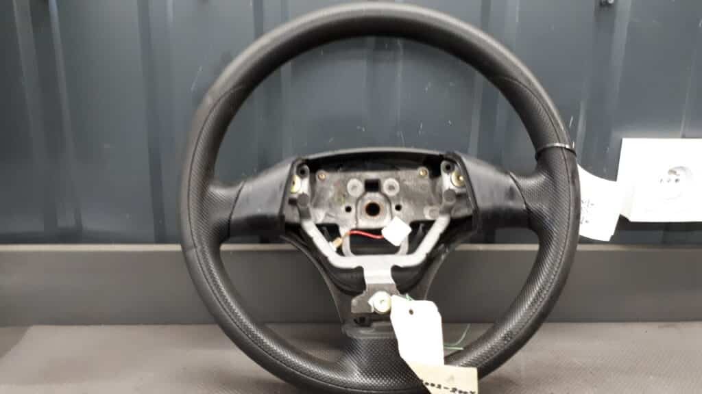 GS12000790 kierownica mazda 6 02/07r ladna