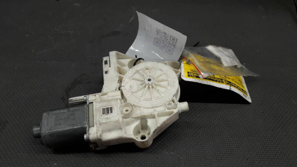4M5T-14553 Silniczek szyby prawy przód Ford Focus MK2