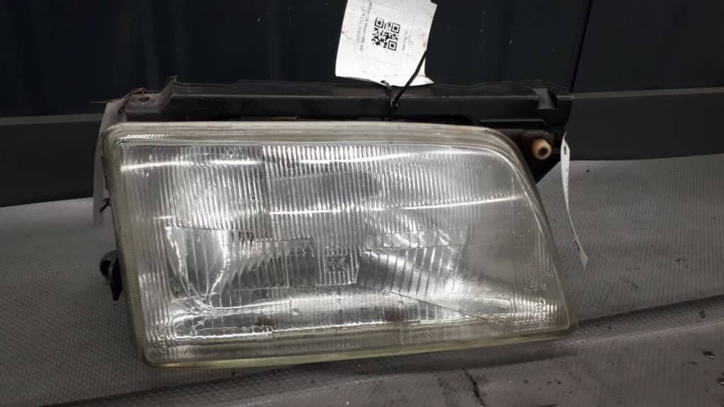 90181007 Reflektor prawy Opel Kadett E 91r