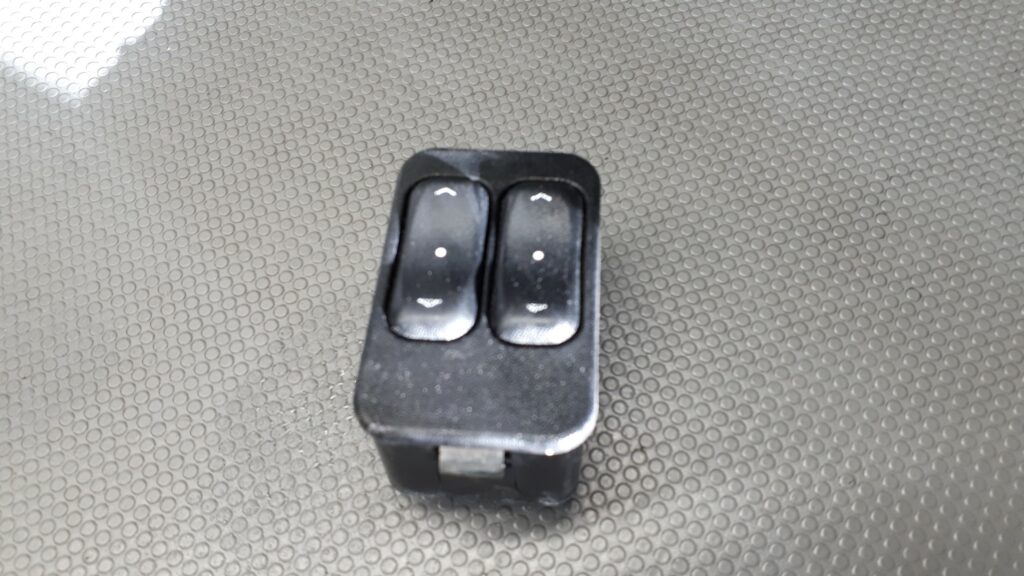 13363201 przłącznik szyb Opel Astra II G