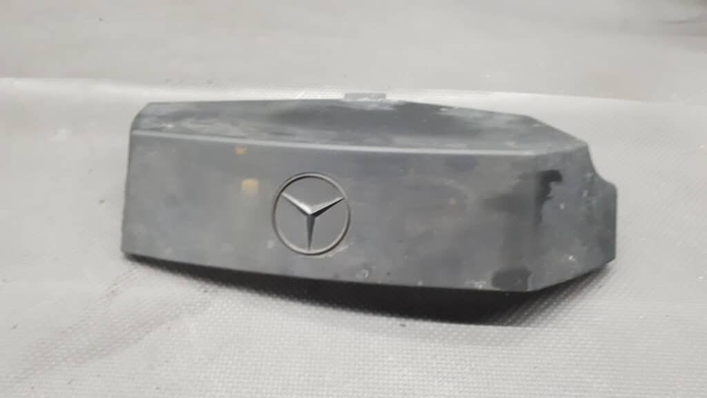 A1111580185 Osłona Obudowa Silnika Mercedes C W202