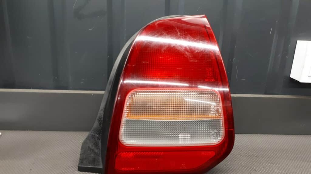 lampa tylna prawa MITSUBISHI COLT IV 97r EUROPA