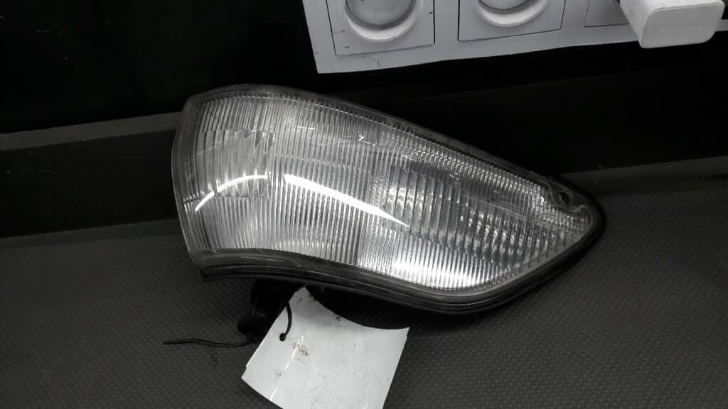Lampa pozycyjna prawa Toyota Carina II