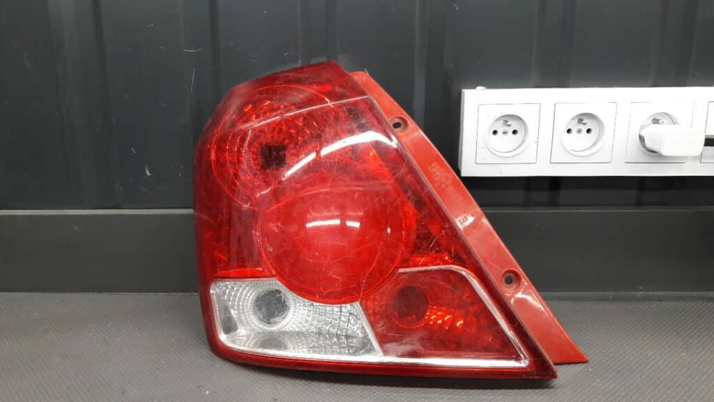 Lampa lewy tyl Daewoo Kalos 5D HB EU
