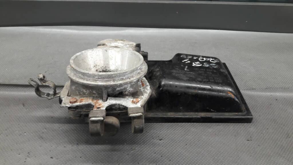 0438121076 przeplywomierz VW PASSAT B3 2.0 16V