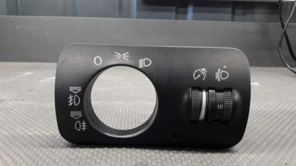 Przełącznik świateł Seat Ibiza II Lift