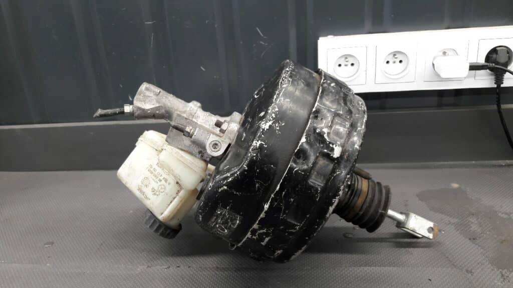 A2044300002 Serwo pompa hamulcowa Mercedes W204