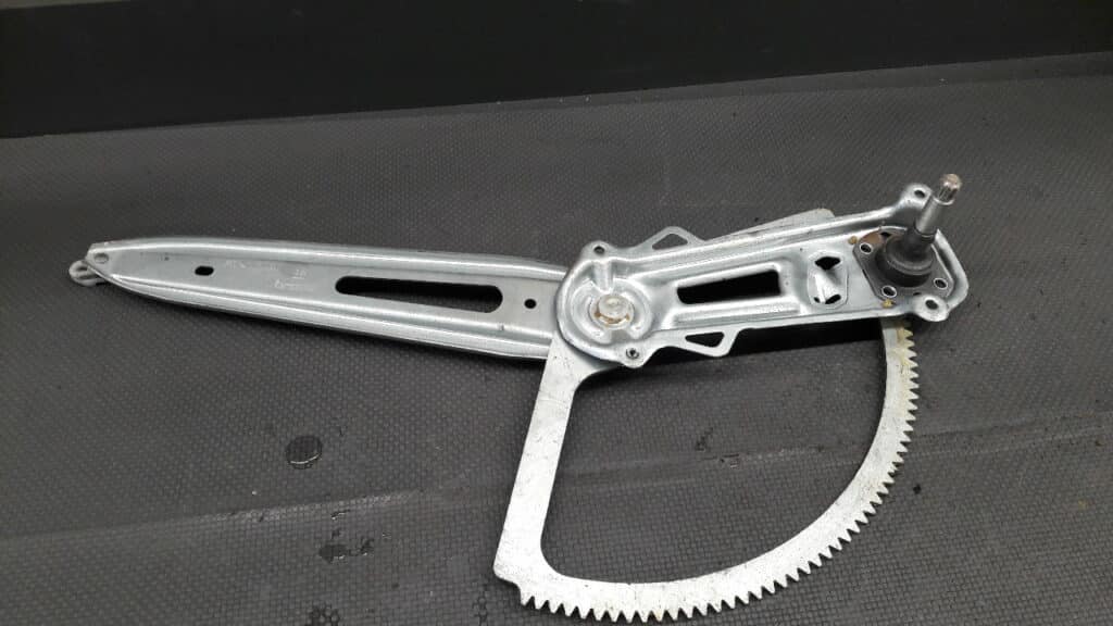 90579504 mechanizm szyb prawy tyl Opel Zafira A