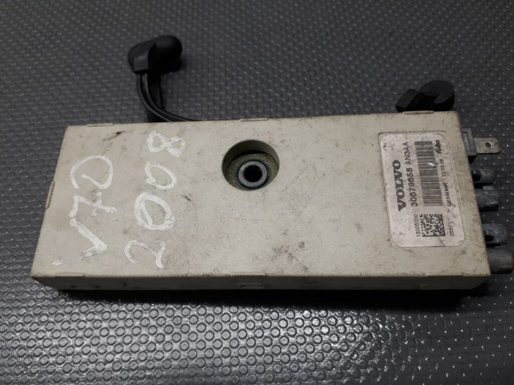 30679658 VOLVO V70 III XC70 wzmacniacz anteny modul