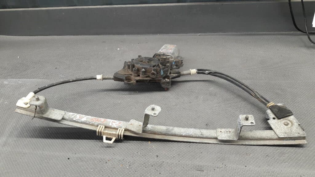 43834 Mechanizm szyby prawy przód Alfa Romeo 156