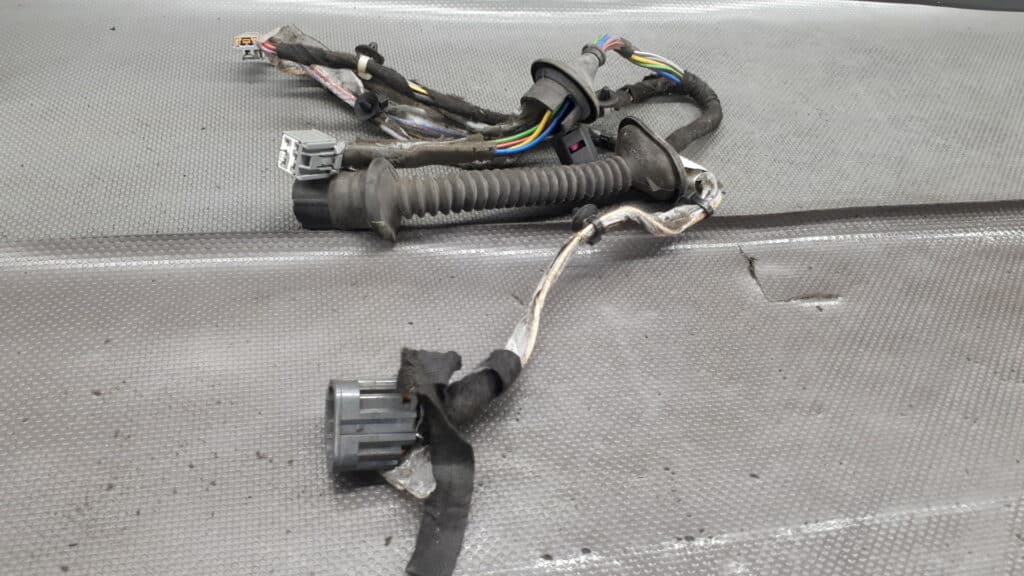 8645683 Instalacja drzwi lewy tyl Volvo V70