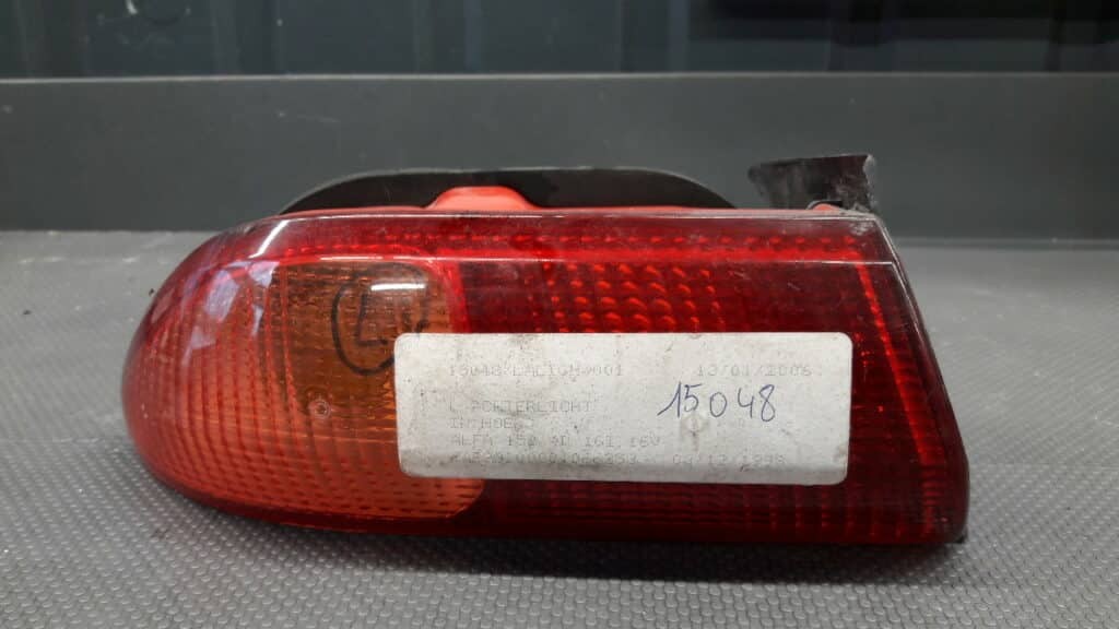 29047004 Lampa lewa Alfa Romeo 156 4D