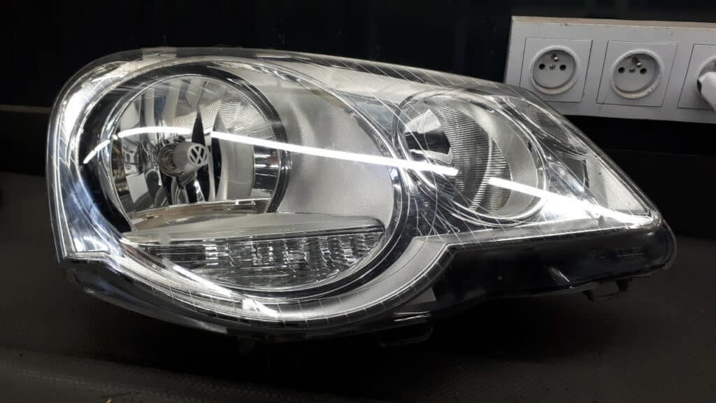 6Q1941008AQ Reflektor Prawy Przod VW Polo IV