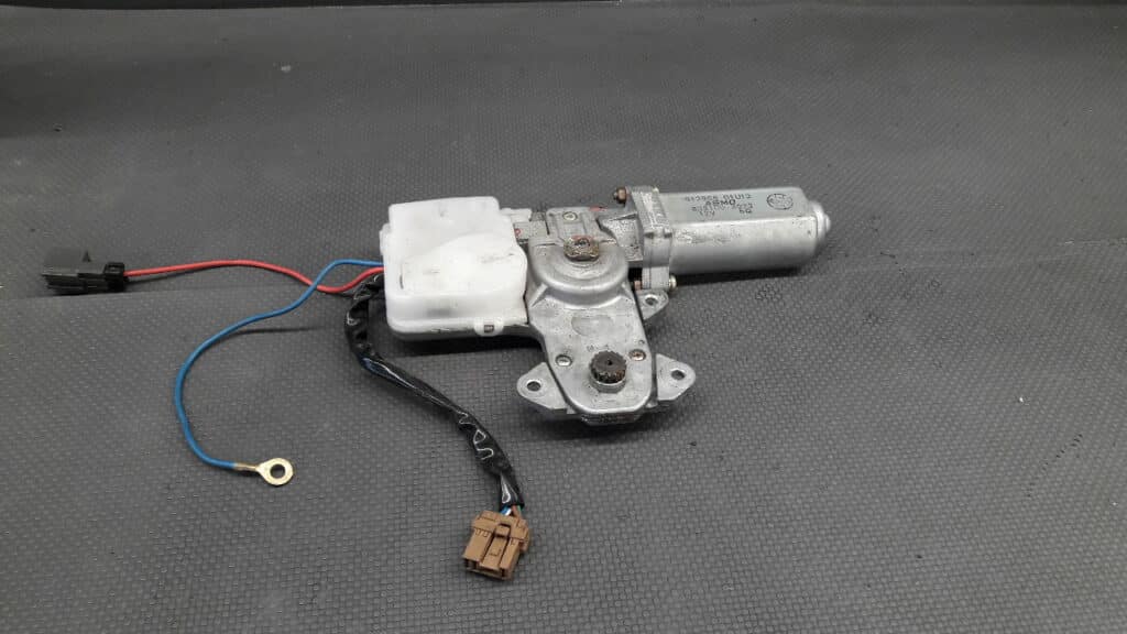 91296801U12 silniczek szyberdachu Nissan Almera
