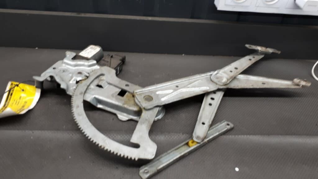 93362662 Mechanizm szyby prawy przód Meriva A 03R