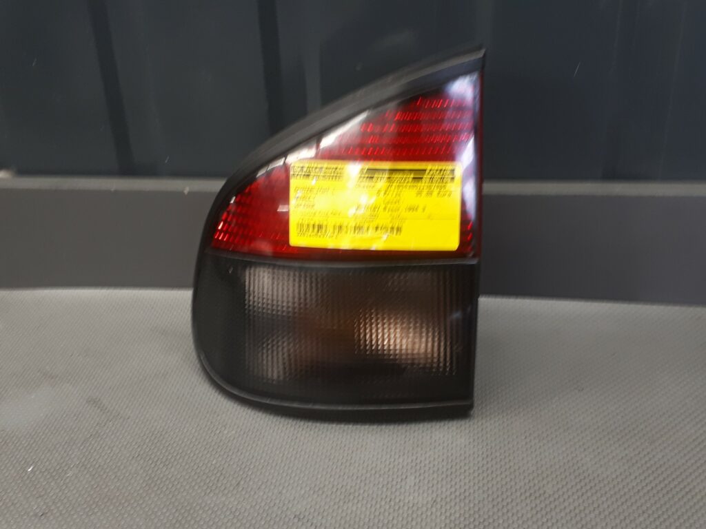 7700847103 Lampa lewy tyl Renault Safrane II Lift