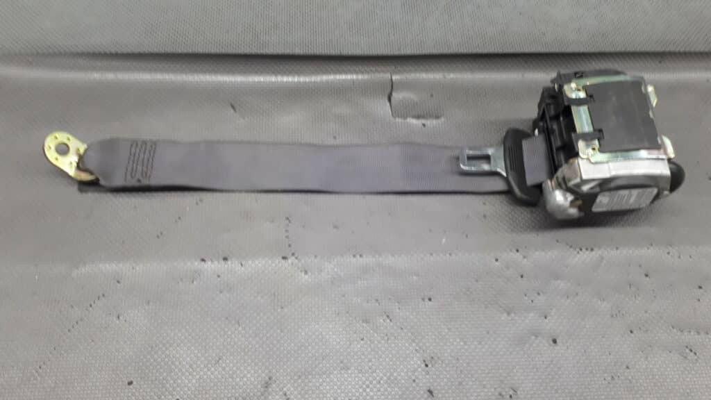 8D9857805D Pas bezpieczeństwa lewy tył AUDI A4 B5