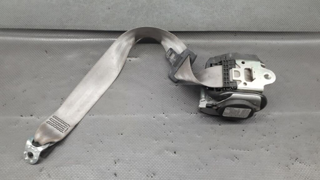 8H0857805 pas bezpieczenstwa tyl AUDI A4 B6