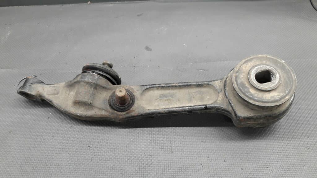 Wahacz prawy przód Mercedes W220