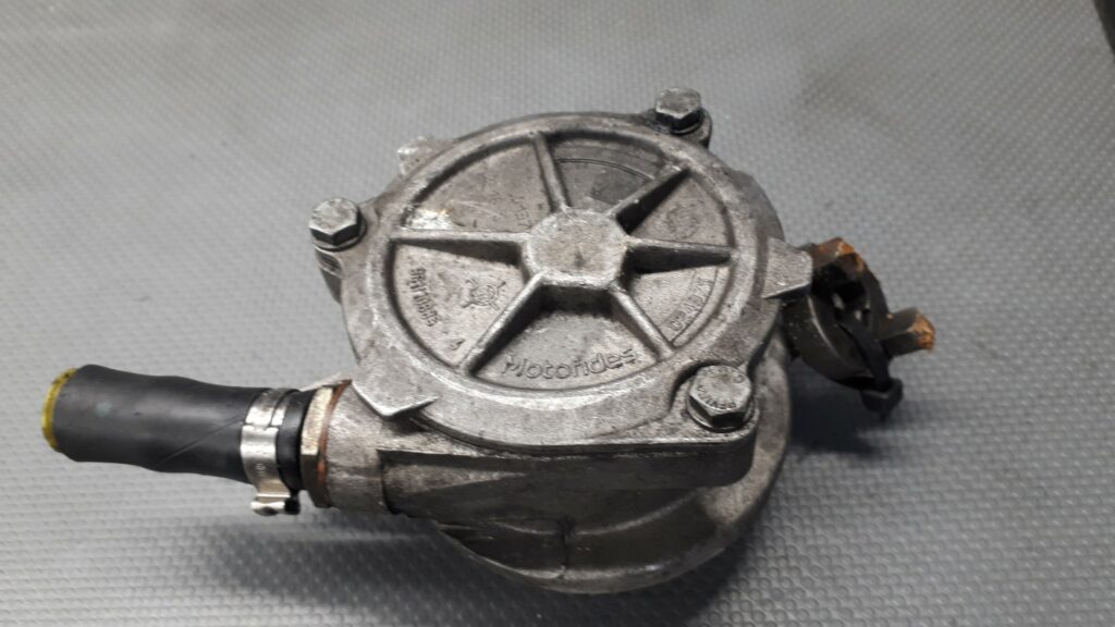 961/10885 pompa vacum bmw e39