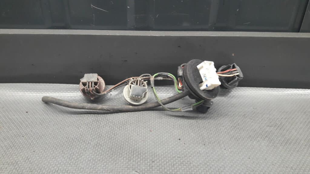 9648537580 wklad lampy prawy tyl Peugeot 407