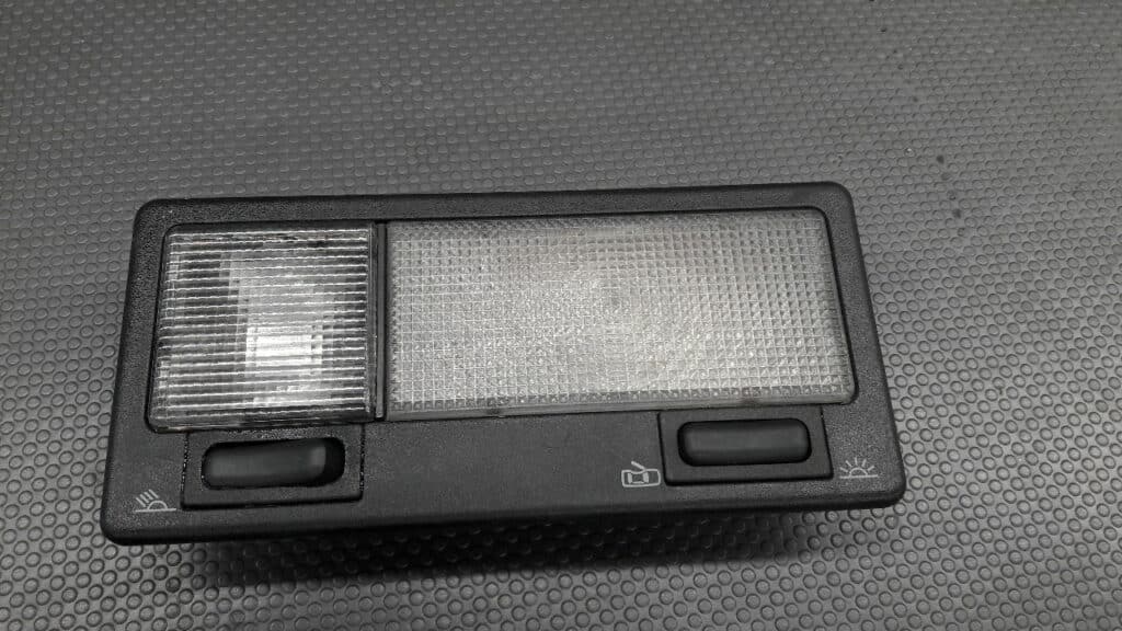 357947111C Hella Oświetlenie kabiny VW Skoda