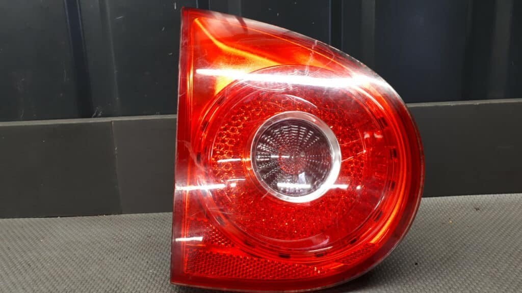 1K6945093G lampa lewa klapy bagażnika Golf V