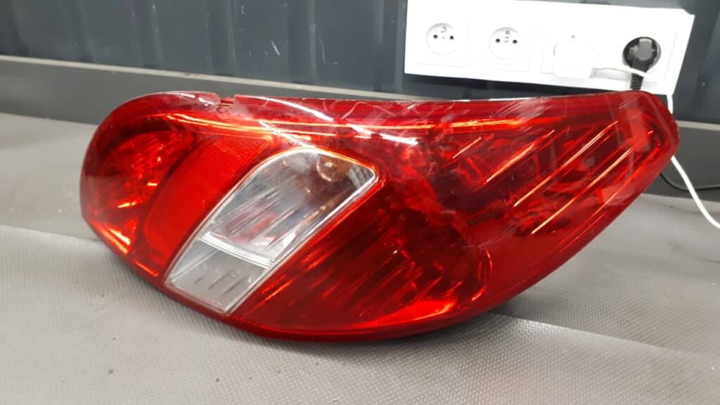 92401-1j000 lampa lewy tyl hyundai i20