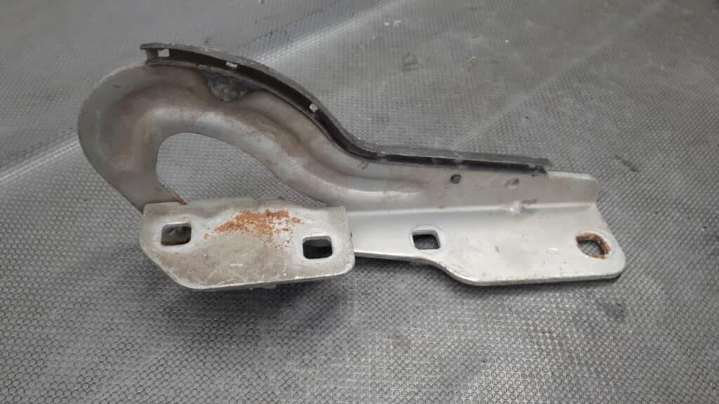 Zawias maski prawy Renault Scenic I 03r