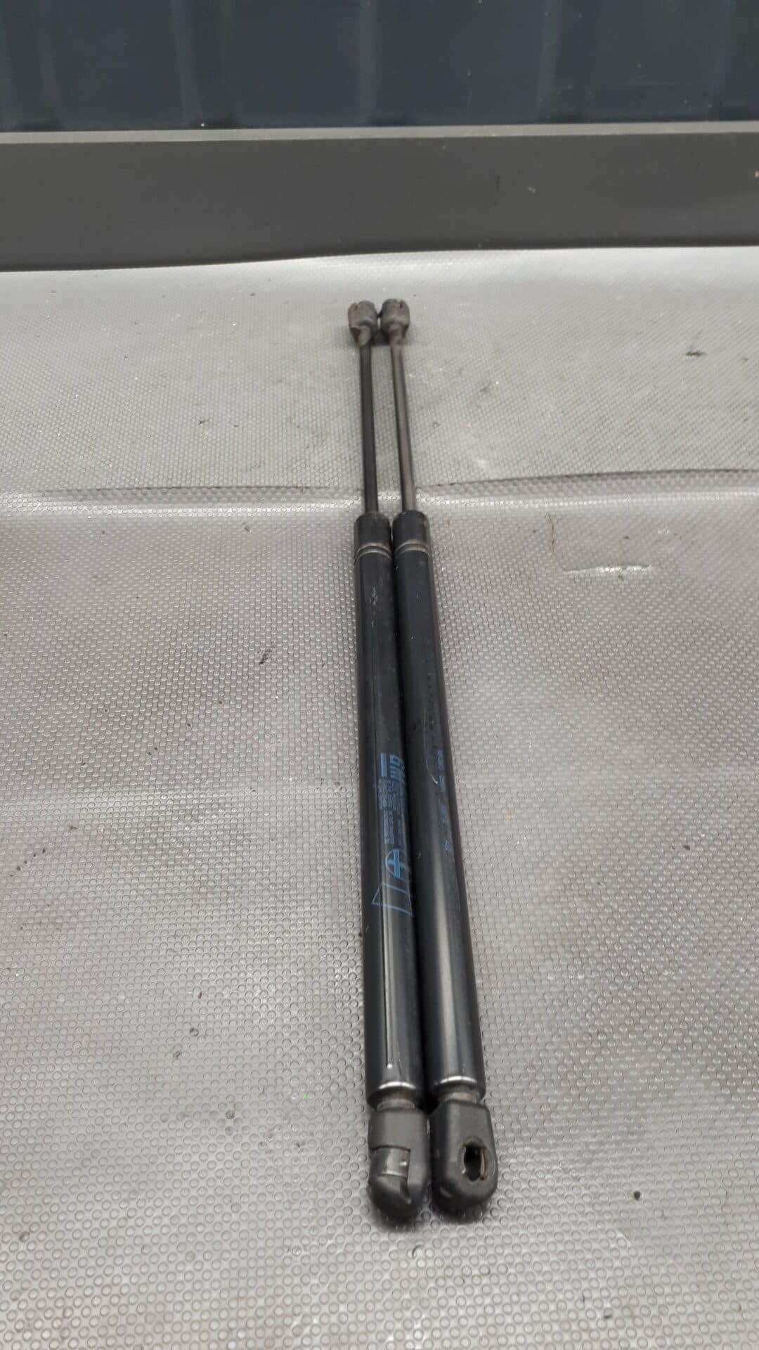 905794400512 siłownik teleskop klapy Opel Zafira A 1999-05