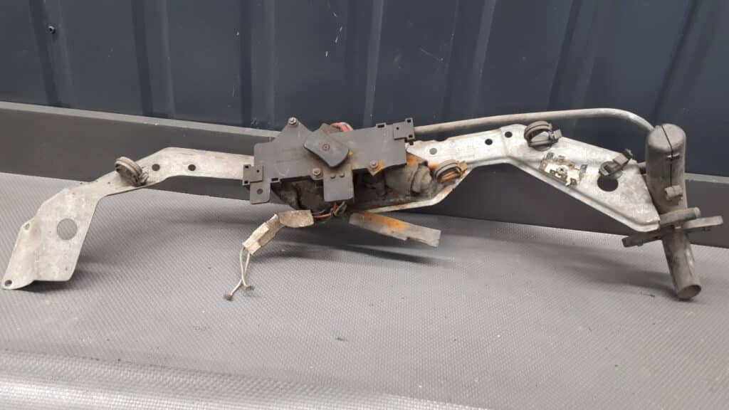 535827873 mechanizm spoilera VW Corrado 1.8