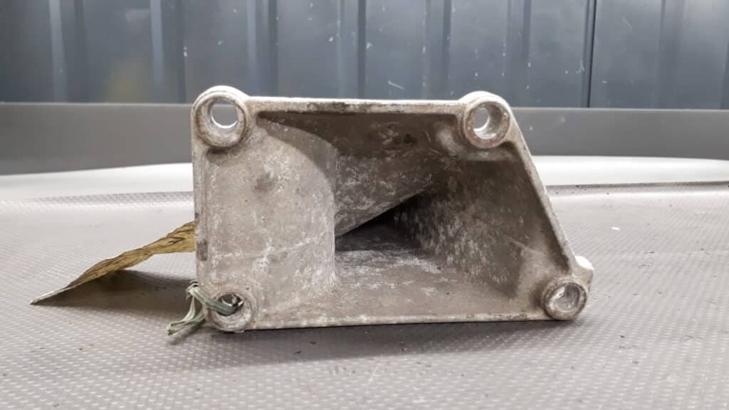 1141832 Lapa silnika BMW E36 1.7 TDS compact