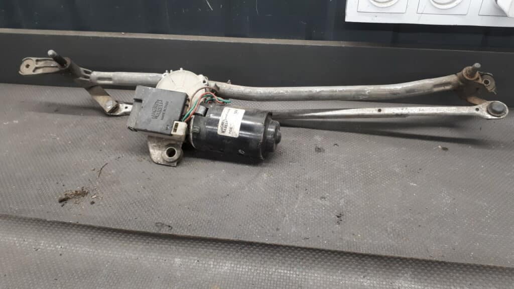 TGE434V Mechanizm Wycieraczek Przod SIENA