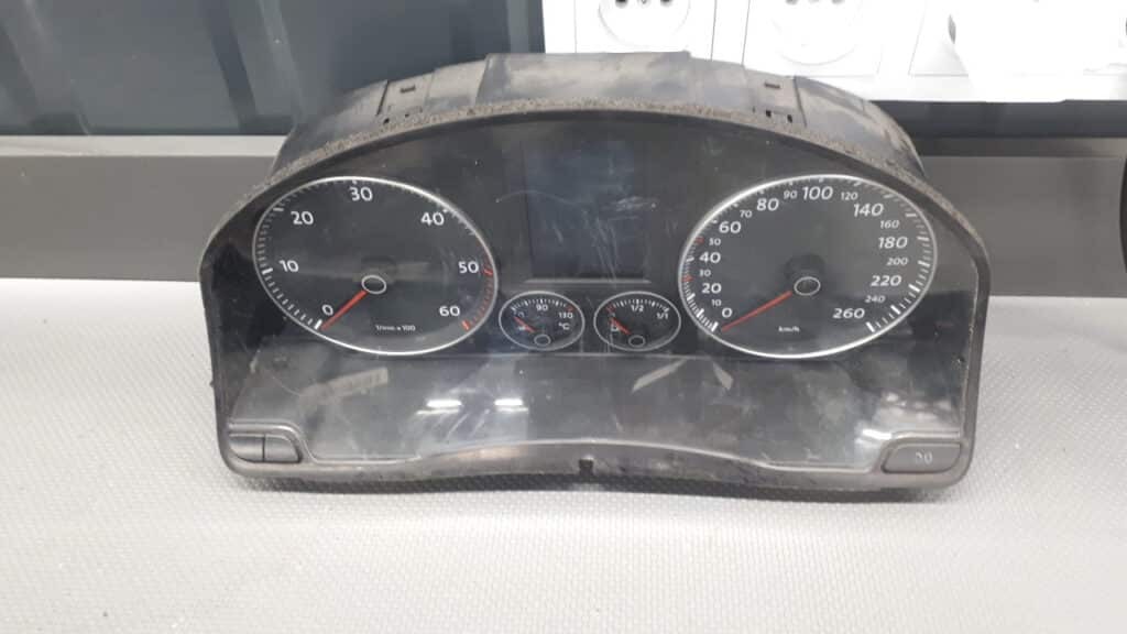 1K0920870F Licznik VW Golf V 2.0TDI 03R