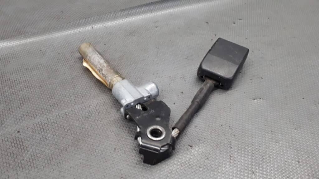7700840664F napinacz pasa prawy przód  Renault Twingo 96r
