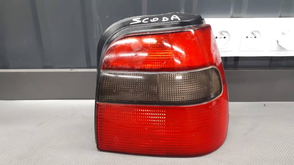 Lampa prawy tyl Skoda Felicja Kombi Hella