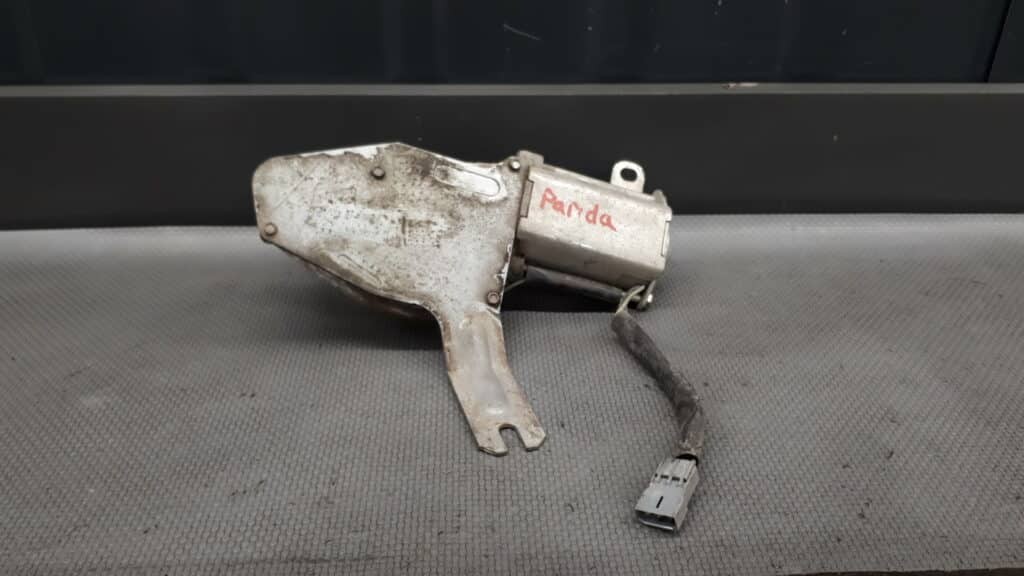 silniczek wycierakczek Fiat Panda I tyl