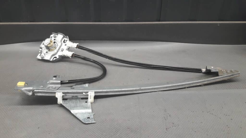 965988 mechanizm szyby lewy tyl Peugeot 307