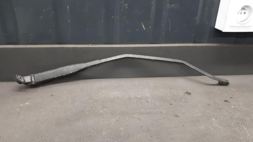 0001395V004 Ramie wycieraczki prawe Smart Fortwo