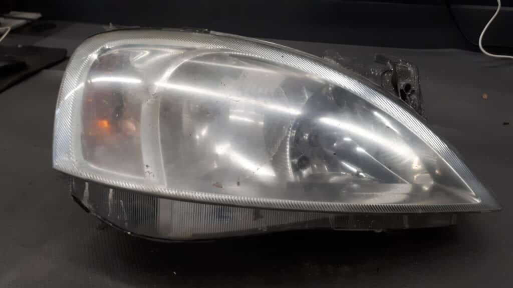 reflekotr prawy opel corsa b