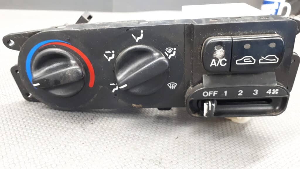 Panel nawiewu Hyundai Lantra II 98-00r
