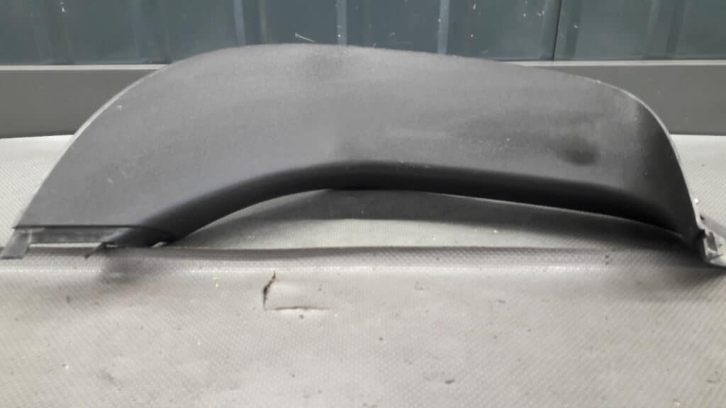 24434583 Plastik osłona klapy lewa Opel Signum