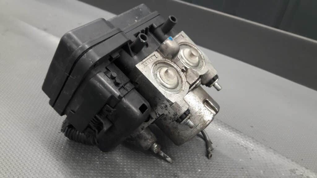 44510-52460 pompa ABS Toyota Yaris II