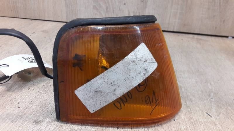 60944600 KIERUNKOWSKAZ PRAWY FIAT UNO 3D 91R