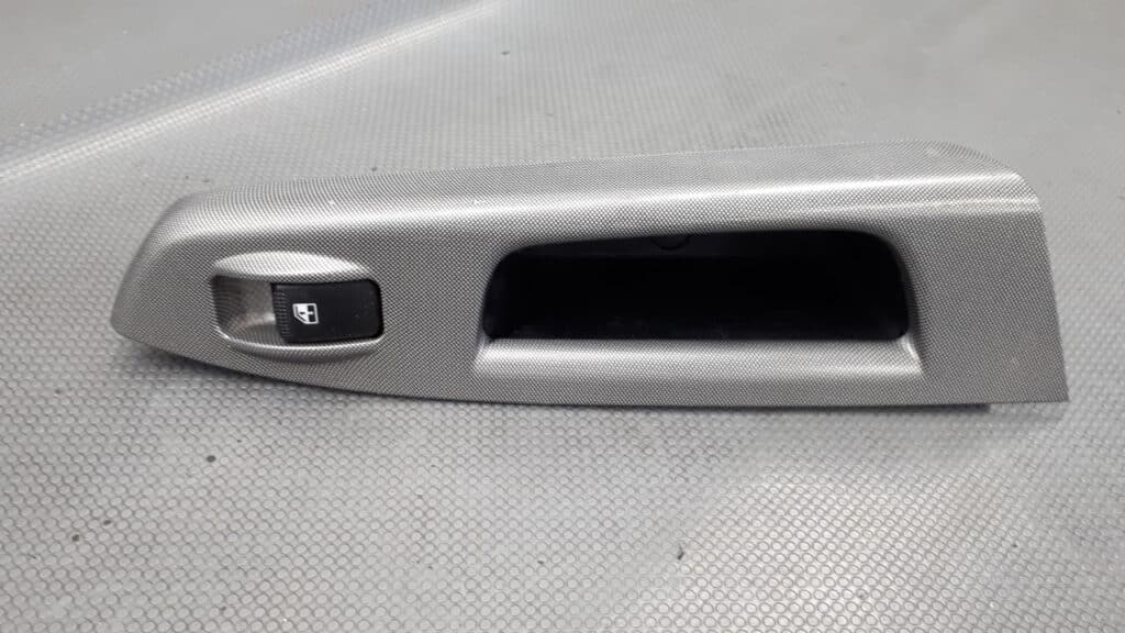 93580-1C010 Panel szyby lewy Hyundai Getz