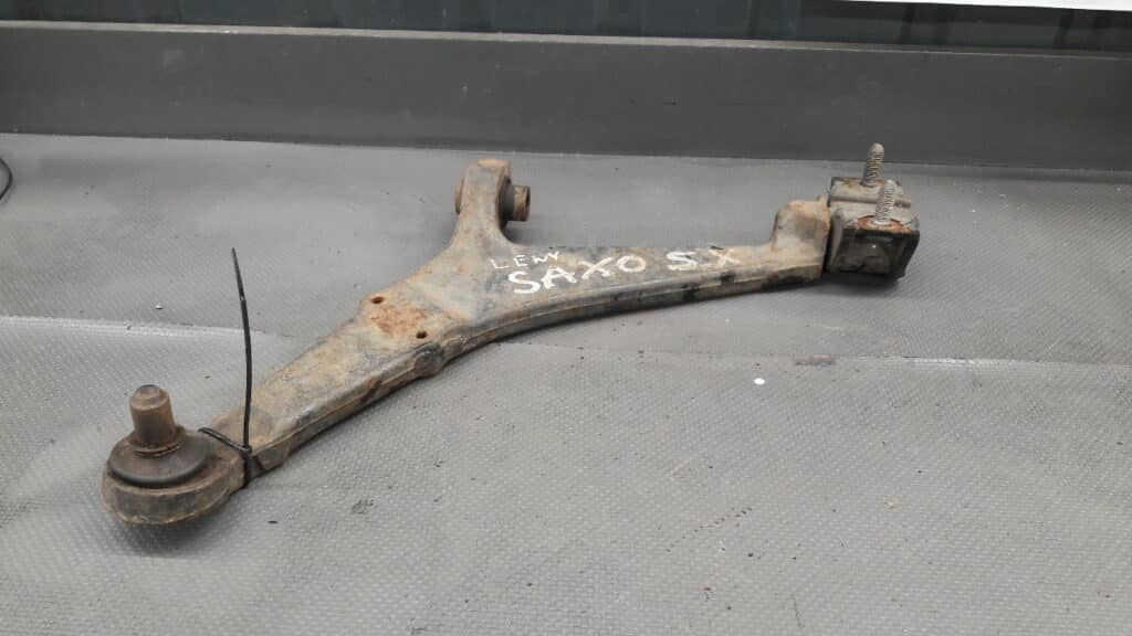 Wahacz lewy przód Citroen Saxo