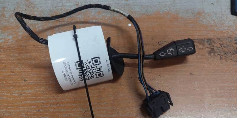 8360919 PRZELACZNIK WYCIERACZEK BMW E36 COMPACT