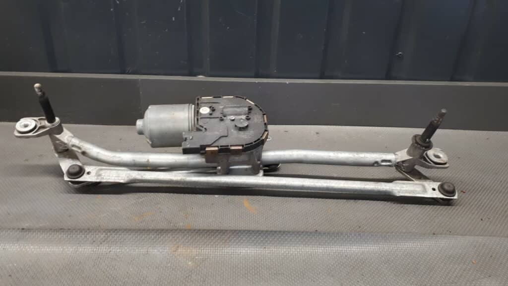 8R1955023B mechanizm wycieraczki AUDI Q5 8R0