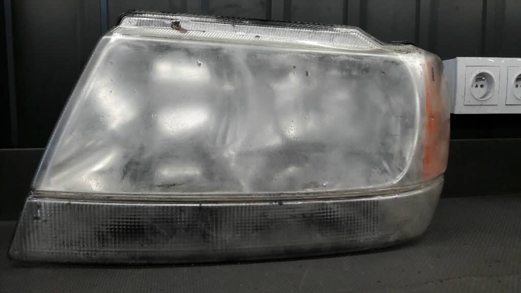 reflektor lewy przod Jeep grand cherokee
